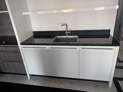 02098 - Moderne eilandkeuken