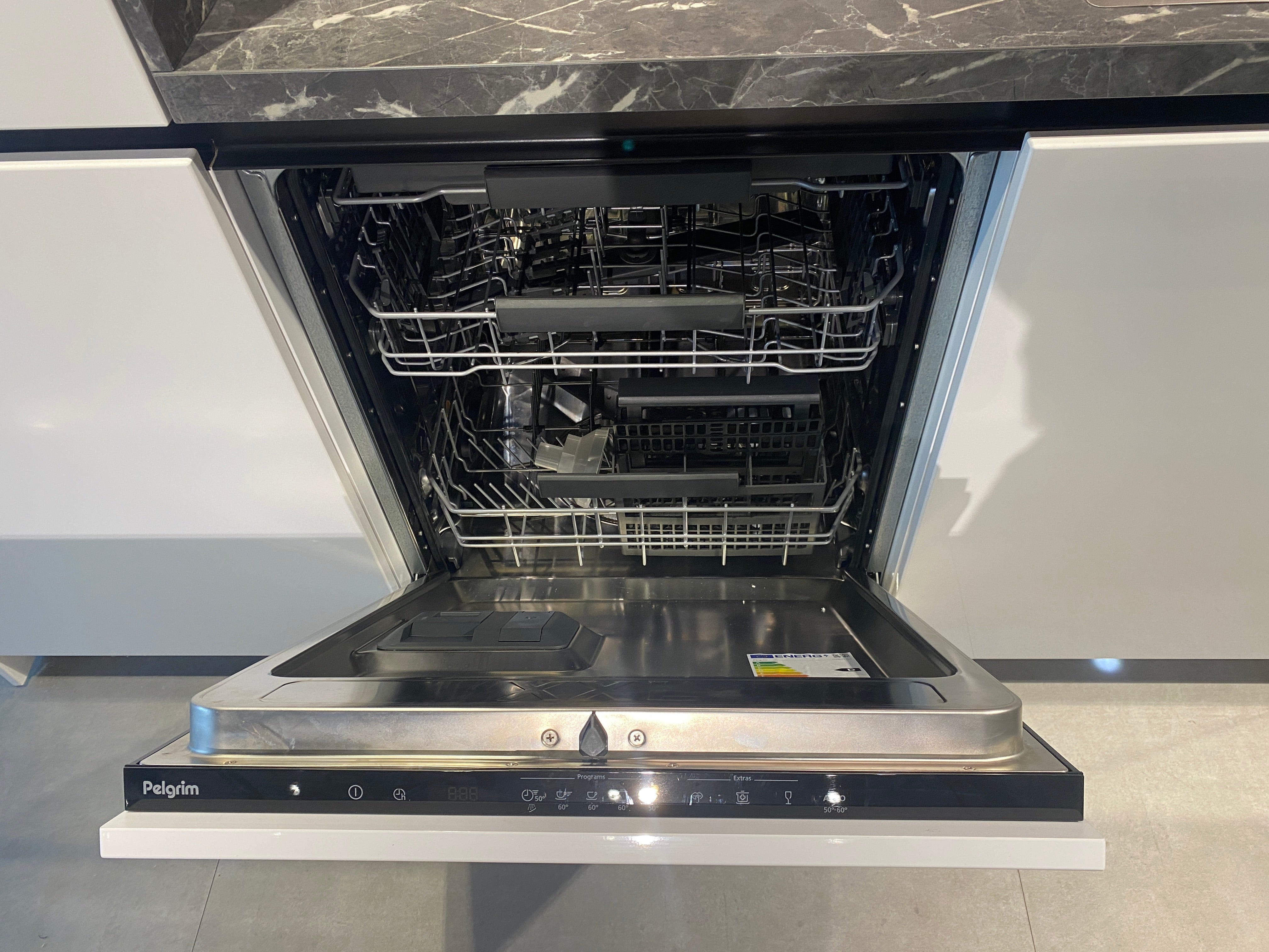 02642 - Moderne hoogglans lak alpine witte keuken