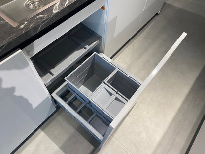 02642 - Moderne hoogglans lak alpine witte keuken