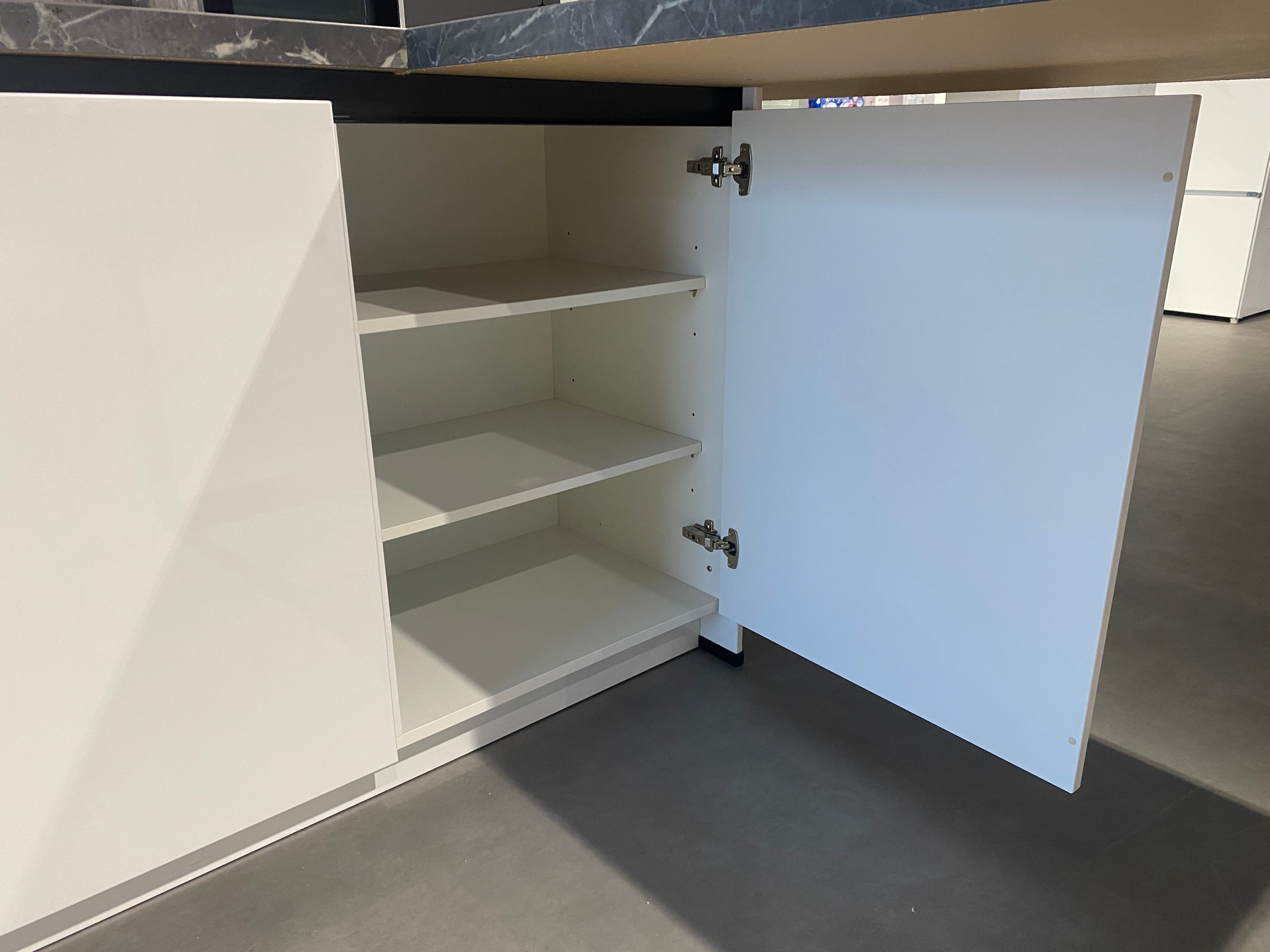 02642 - Moderne hoogglans lak alpine witte keuken