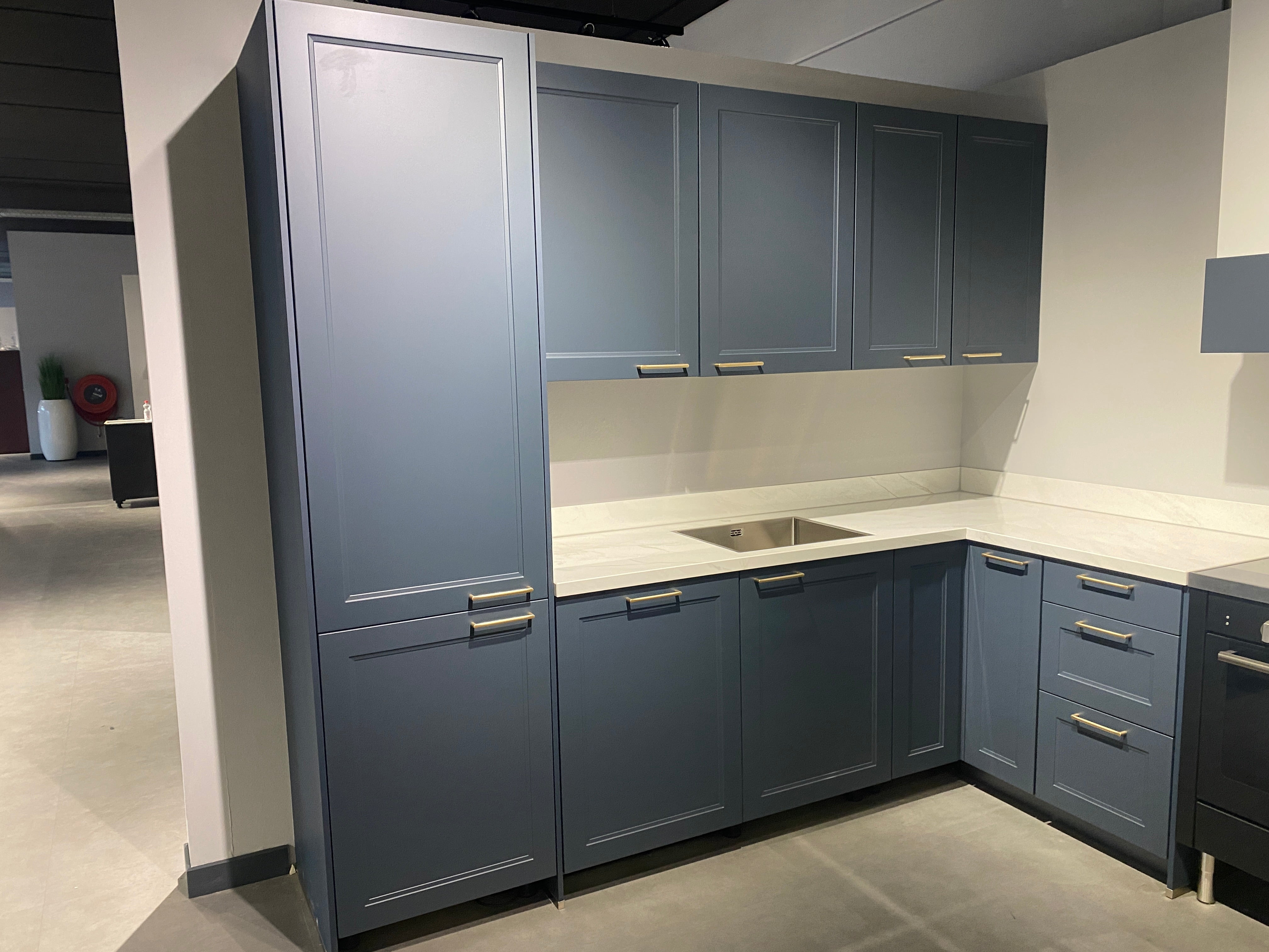 02644 - Blauw klassieke hoekkeuken