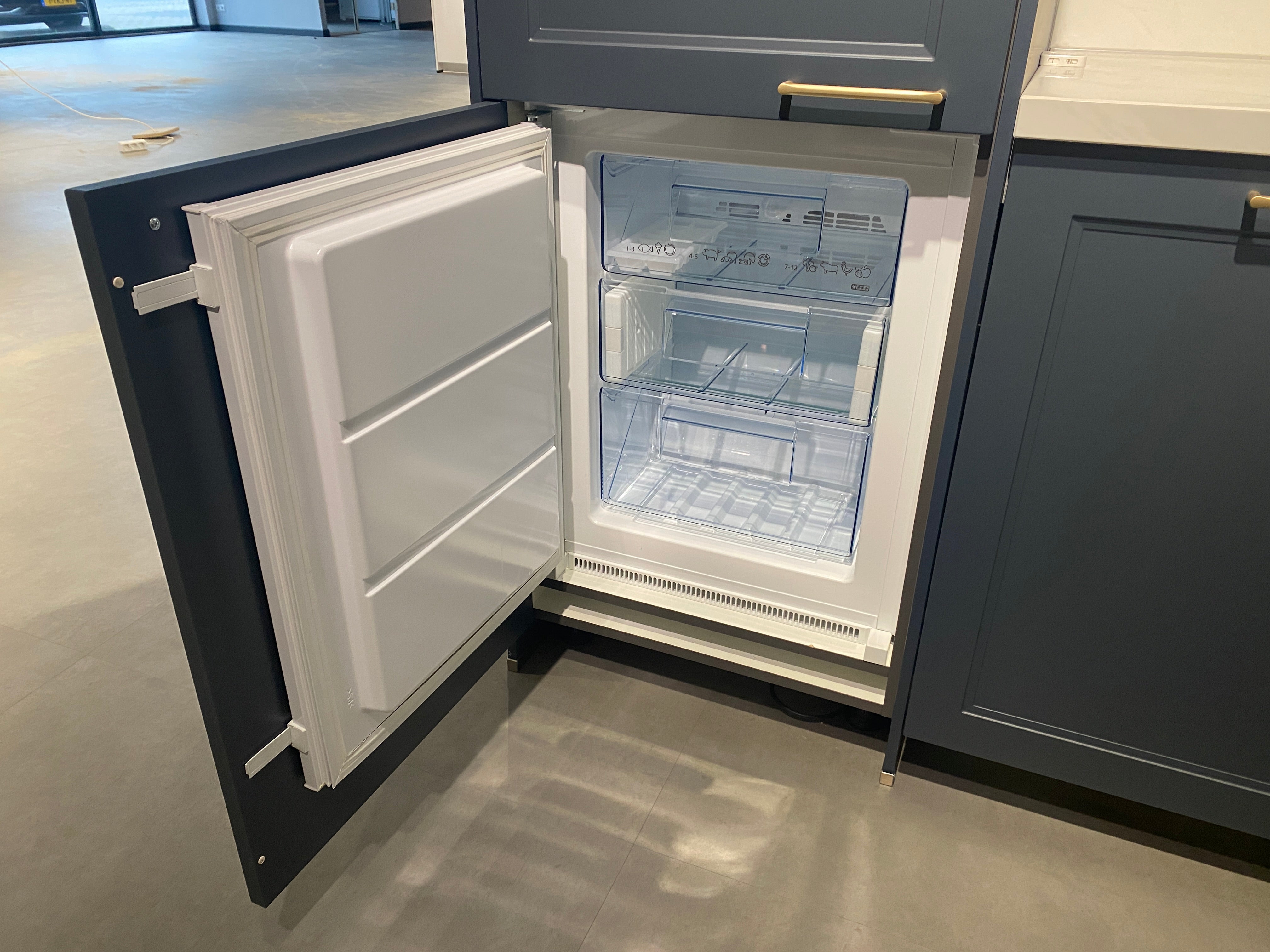 02644 - Blauw klassieke hoekkeuken