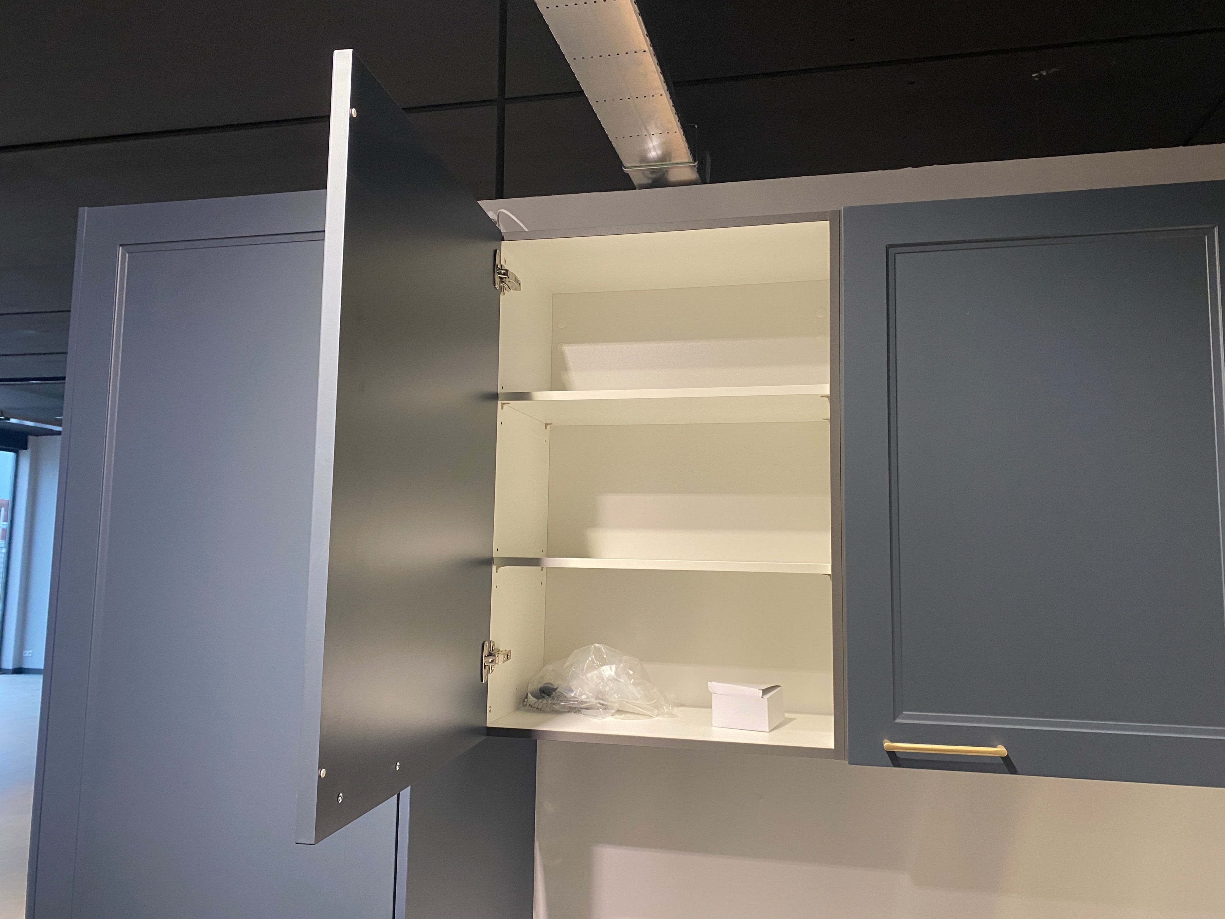 02644 - Blauw klassieke hoekkeuken