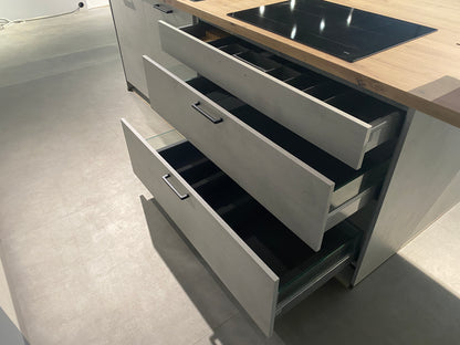 02646 - Grijze eilandkeuken met bar