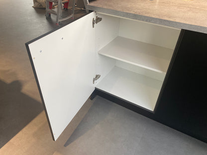 02650 - Laklaminaat zwarte eilandkeuken