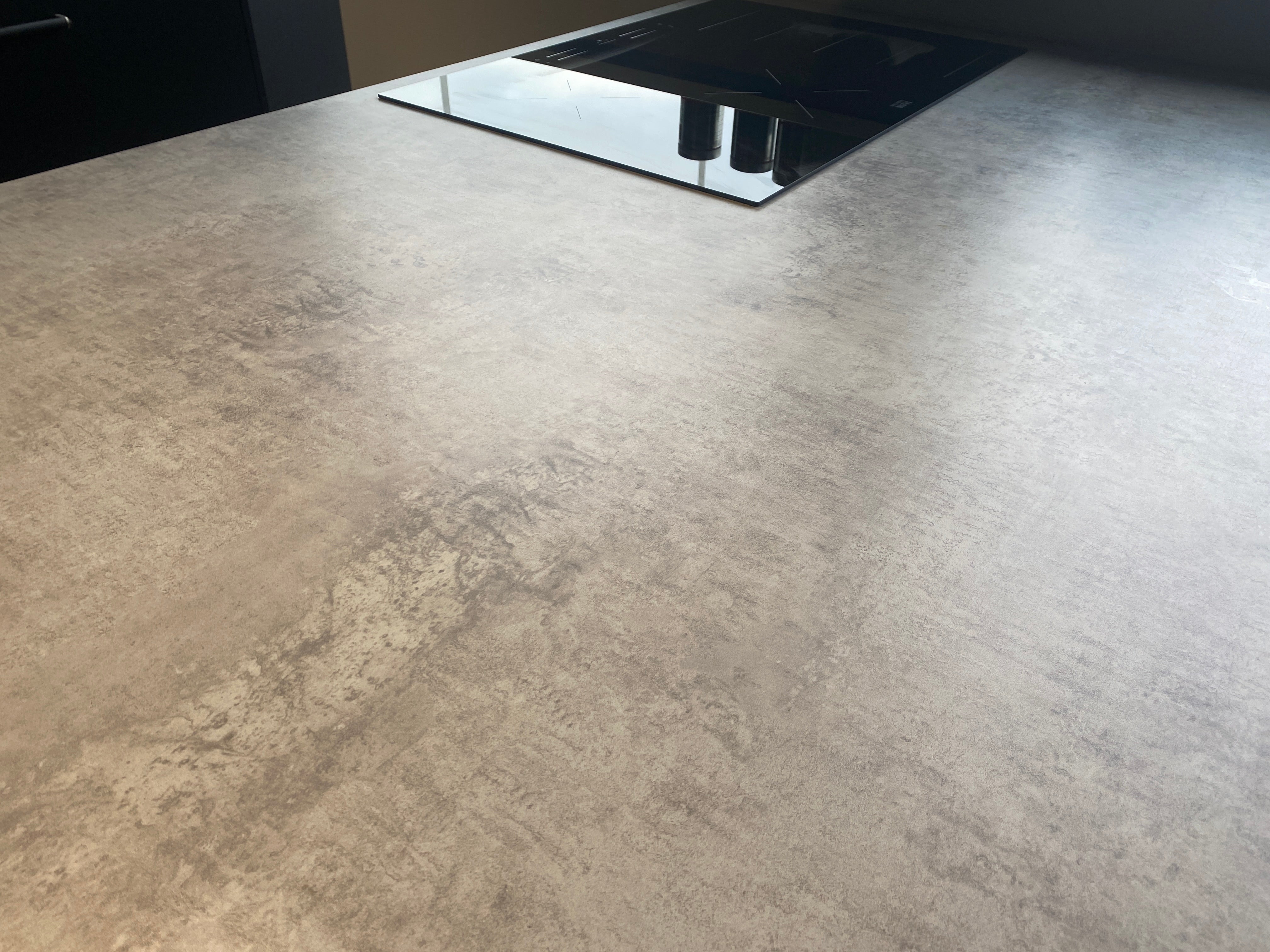 02650 - Laklaminaat zwarte eilandkeuken