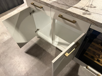 02568 - Los eiland met marmer blad