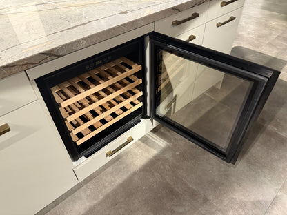 02568 - Los eiland met marmer blad