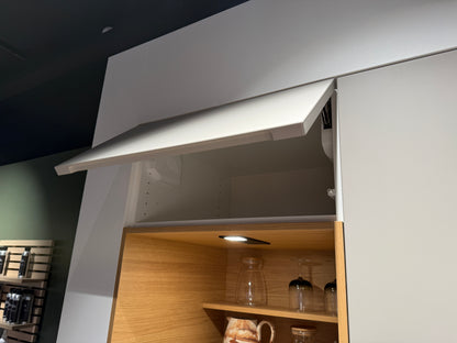 02762 - Mano beige moderne keuken met tafel