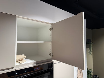 02762 - Mano beige moderne keuken met tafel