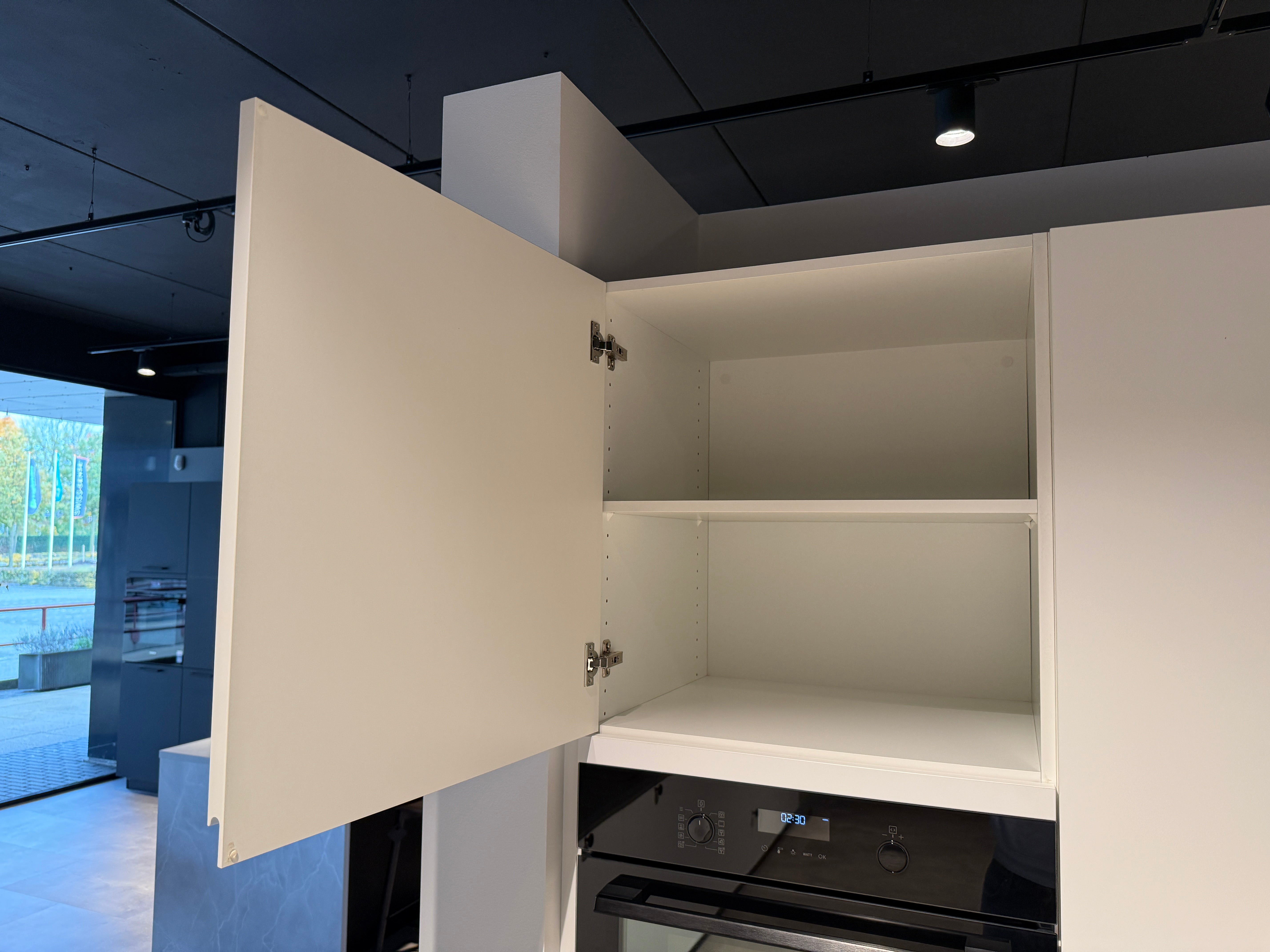 02770 - Kvik Linearis schiereiland keuken