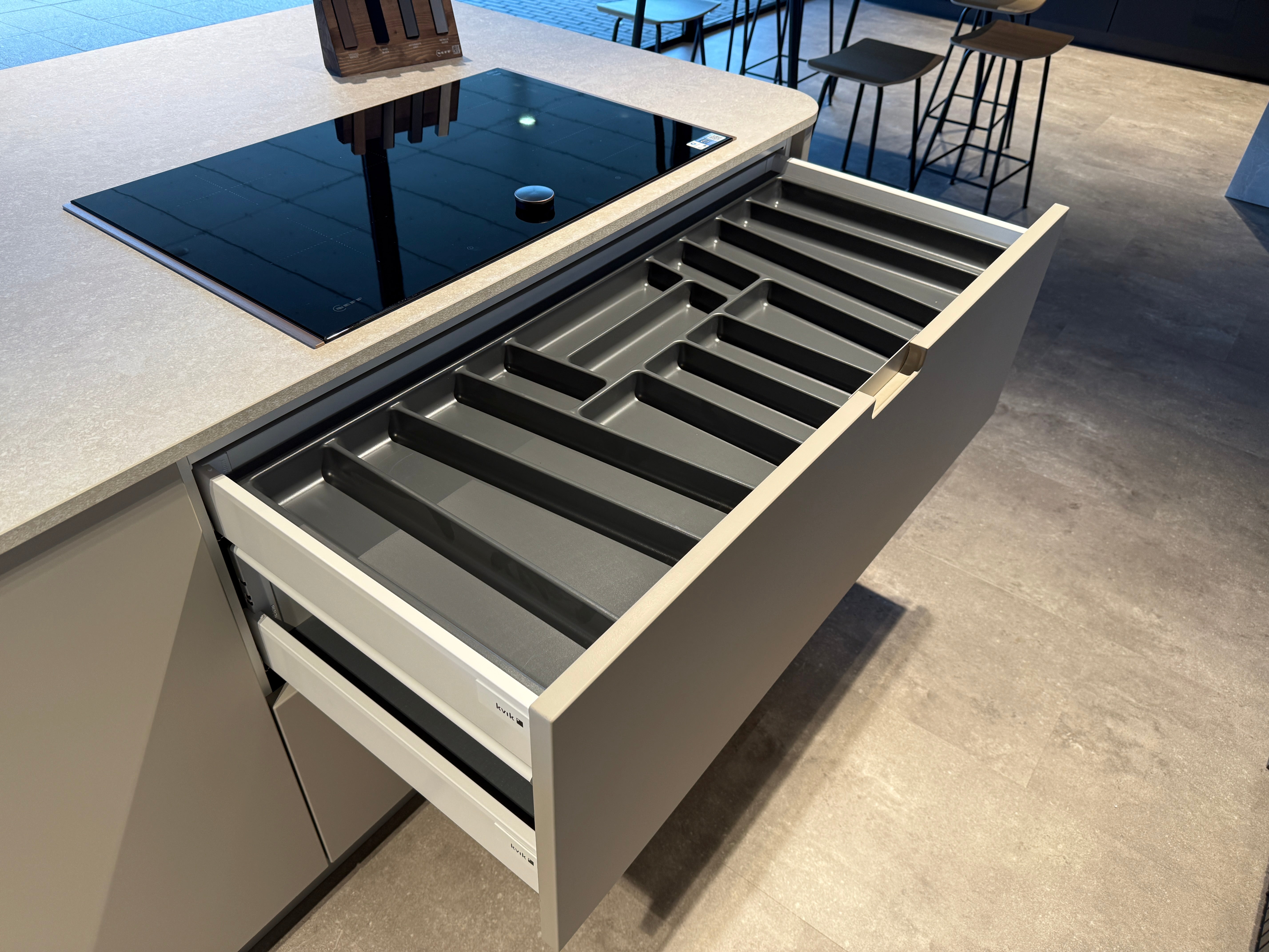 02760 - Beige Kvik eilandkeuken