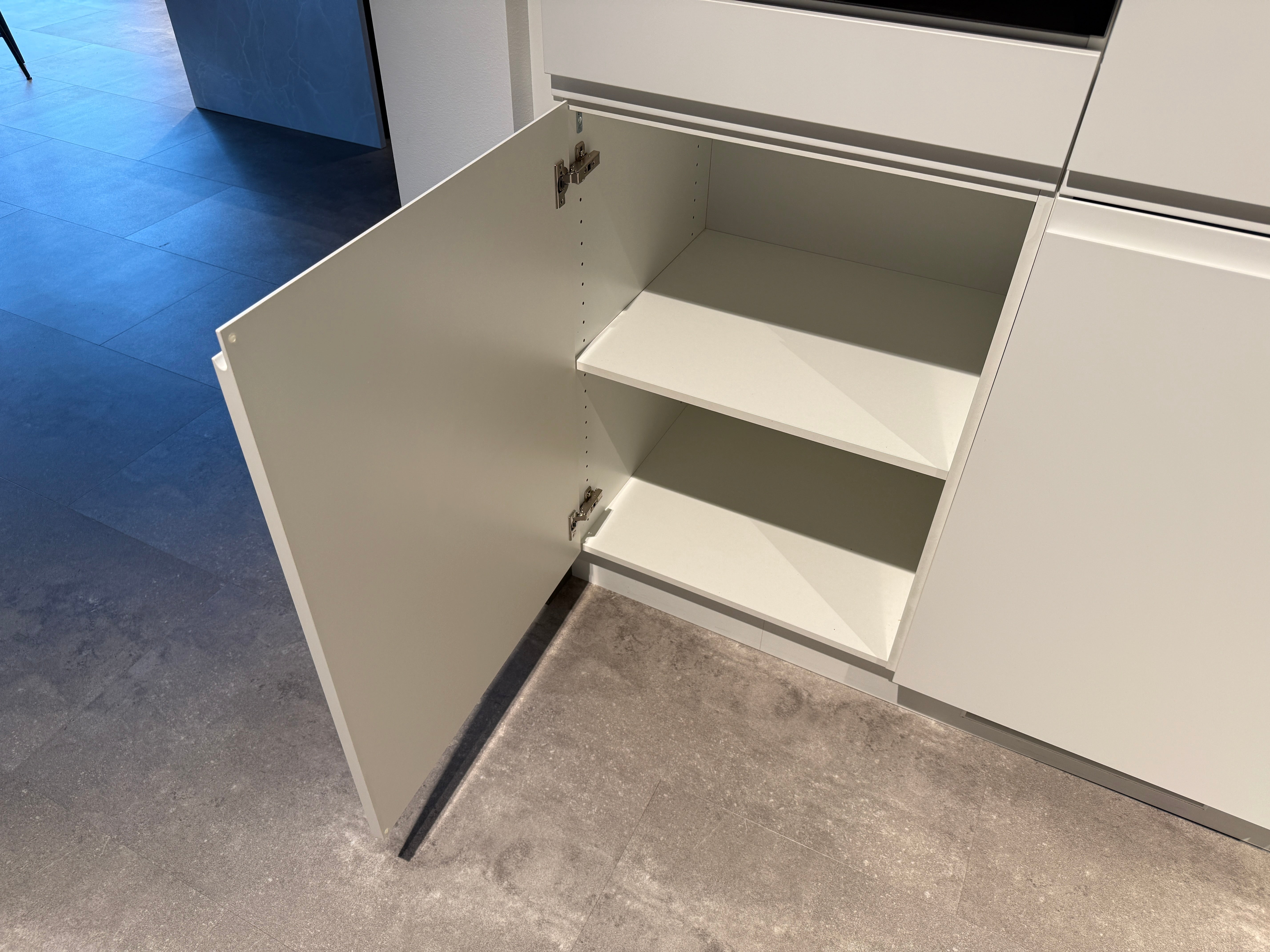 02770 - Kvik Linearis schiereiland keuken