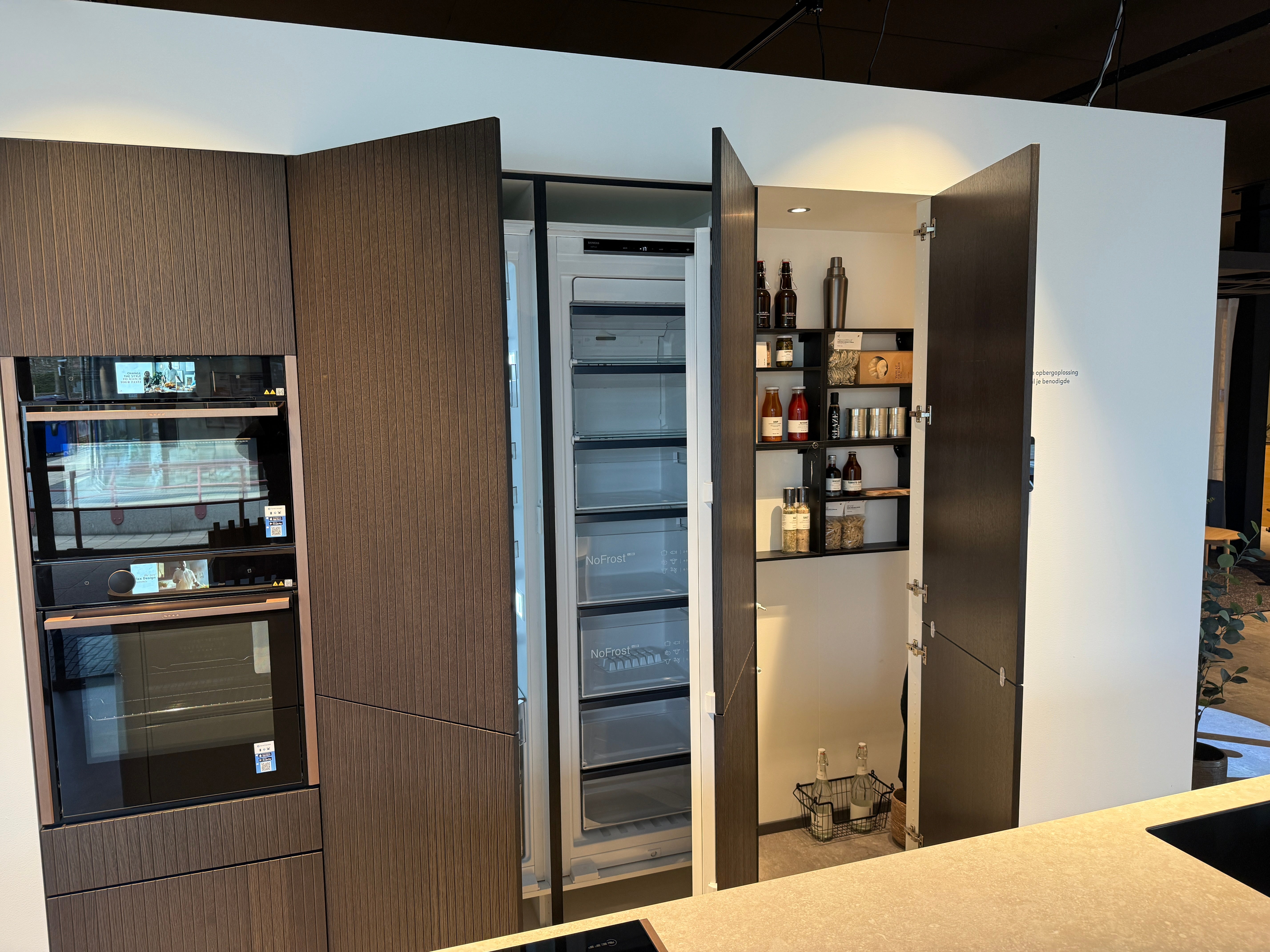 02760 - Beige Kvik eilandkeuken