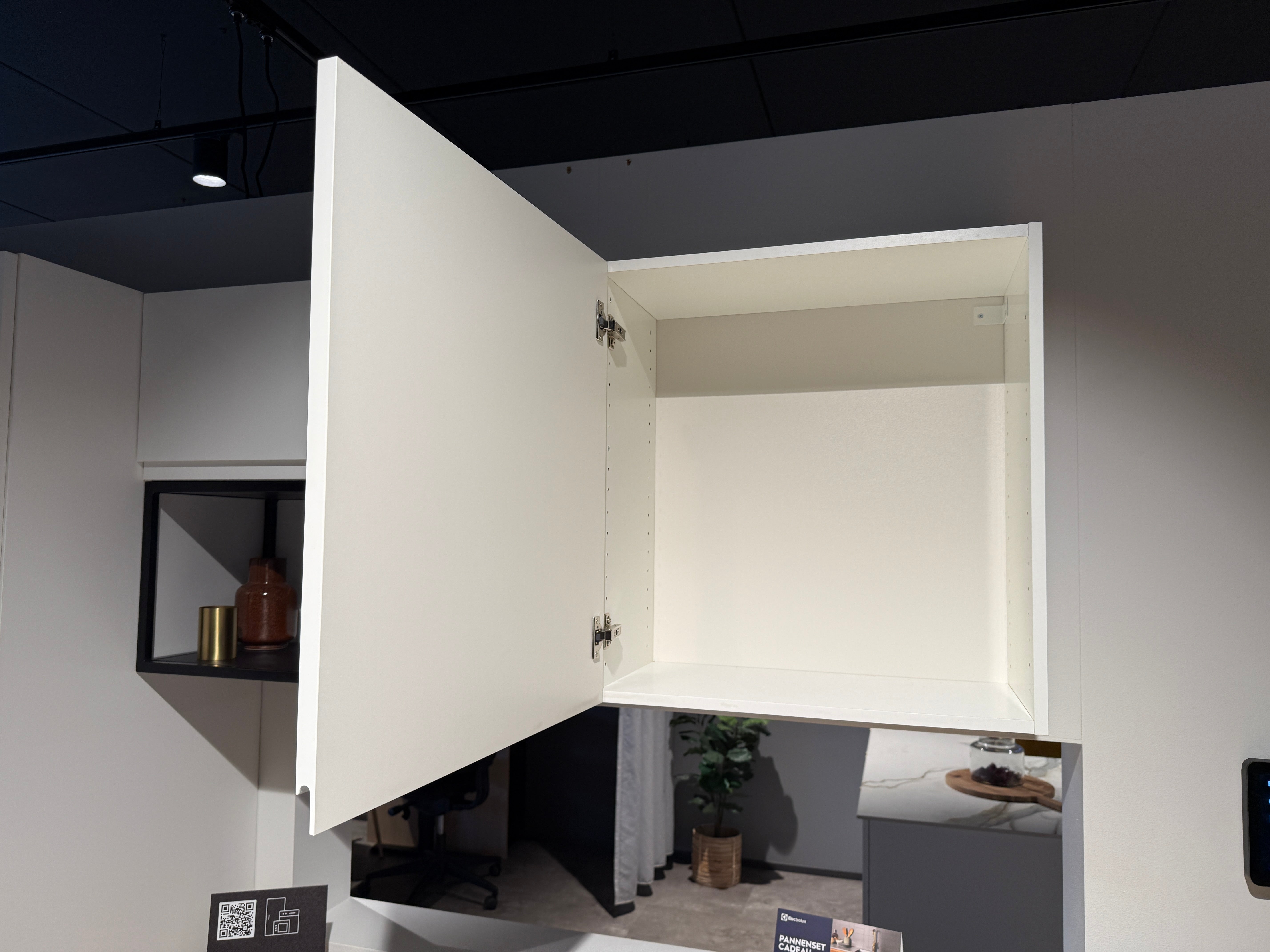 02770 - Kvik Linearis schiereiland keuken