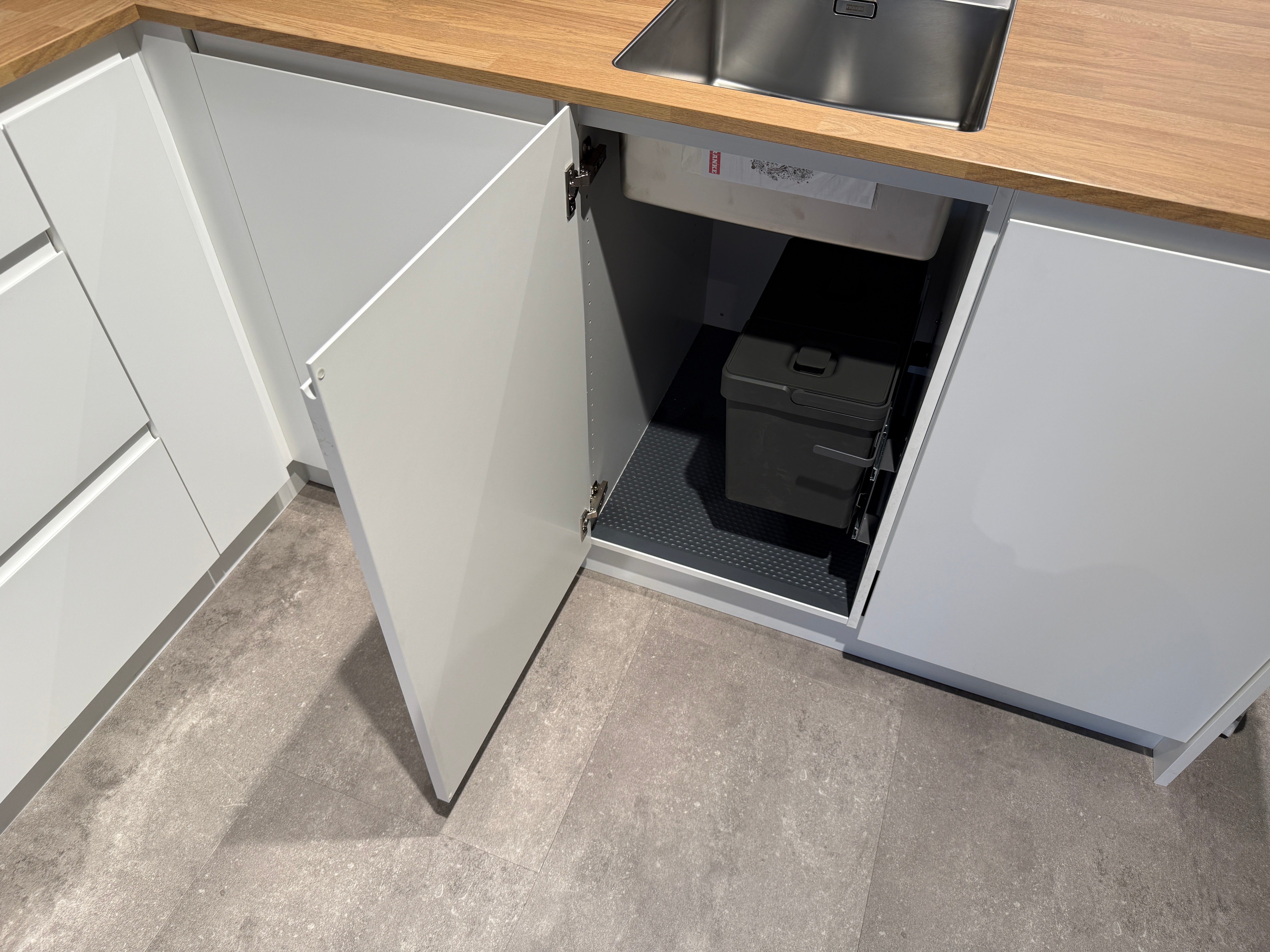 02770 - Kvik Linearis schiereiland keuken