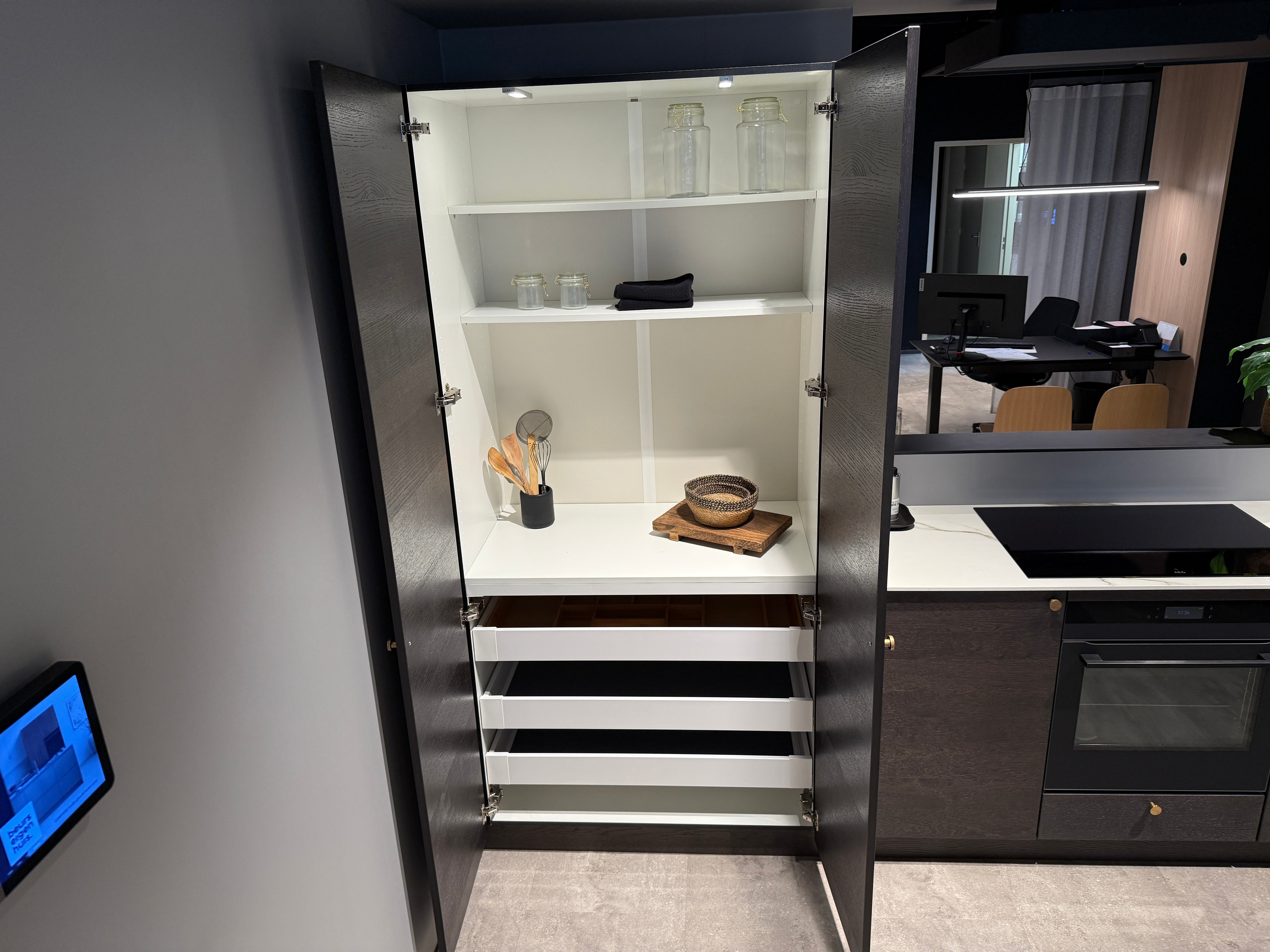 02768 - Moderne schiereiland keuken