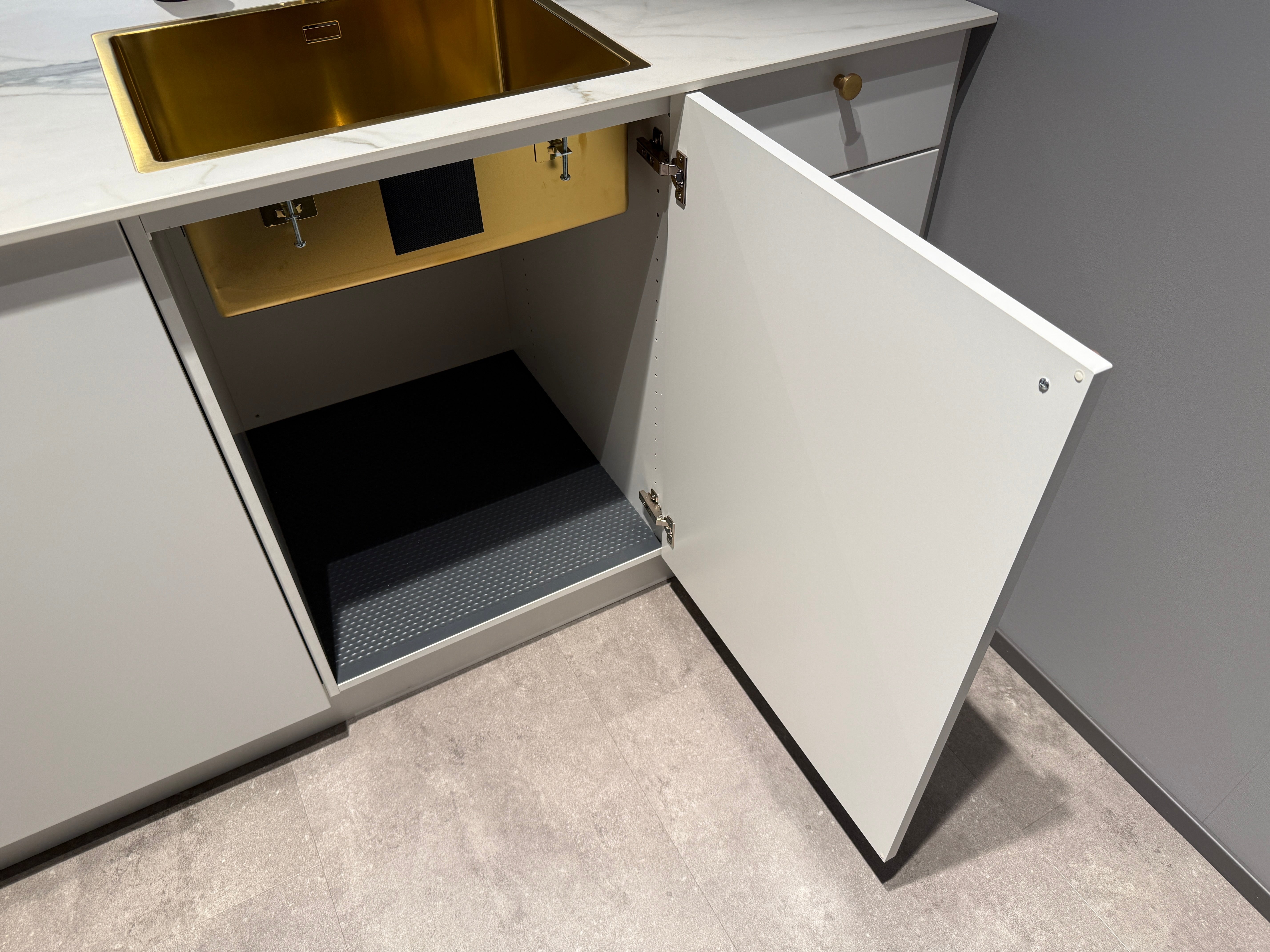 02768 - Moderne schiereiland keuken