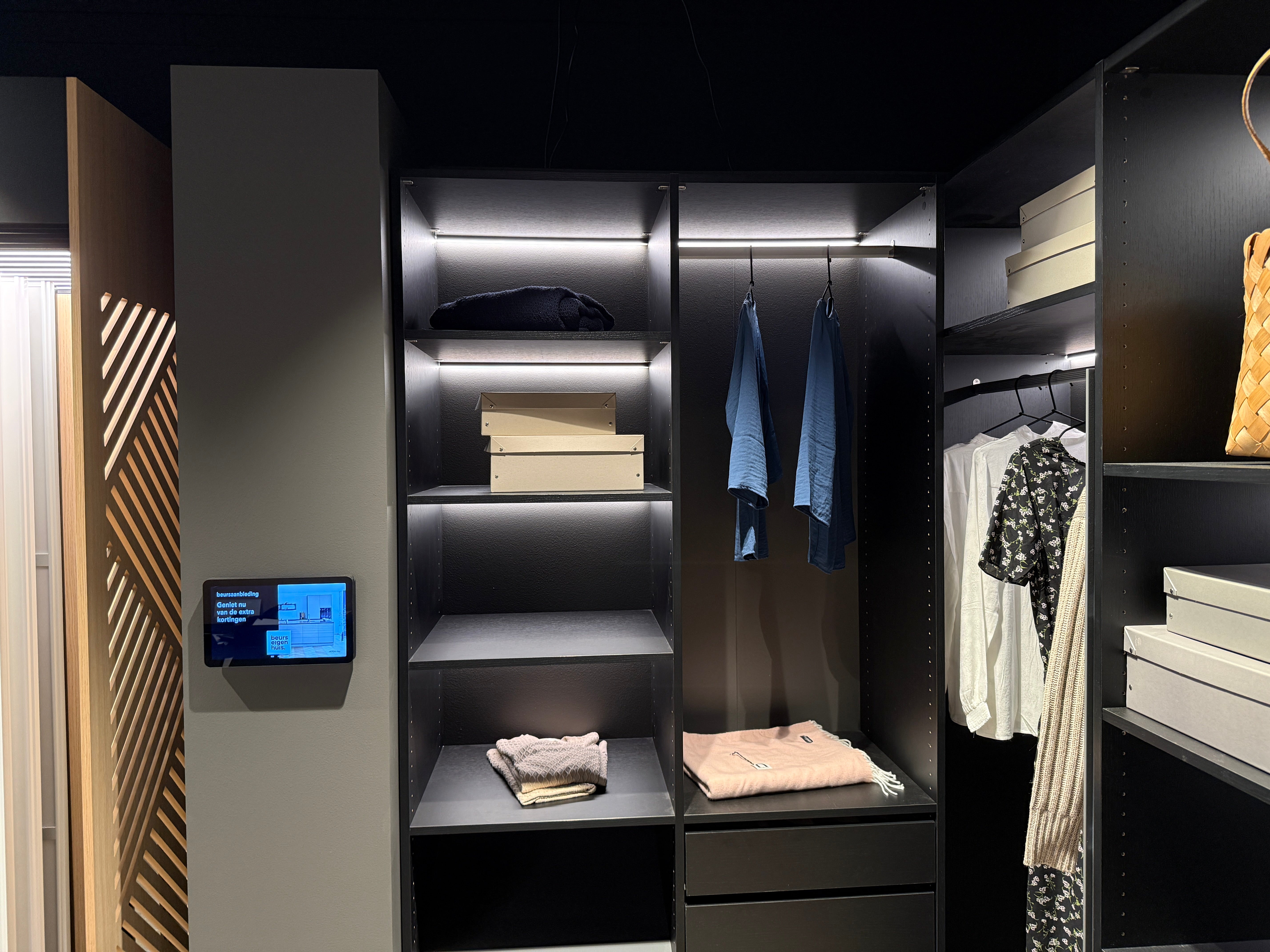 KVN2 - Kvik Garderobekast