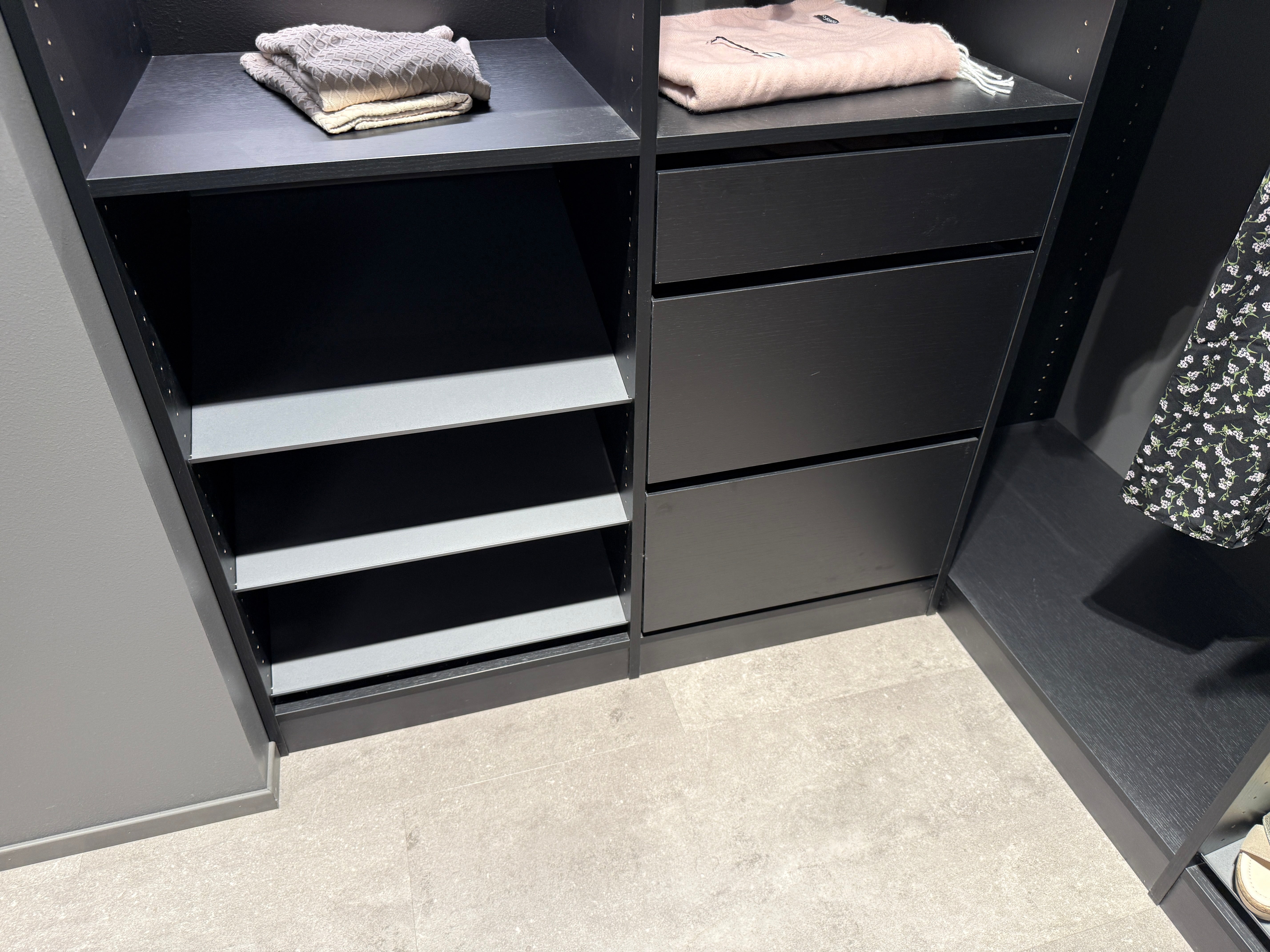 KVN2 - Kvik Garderobekast