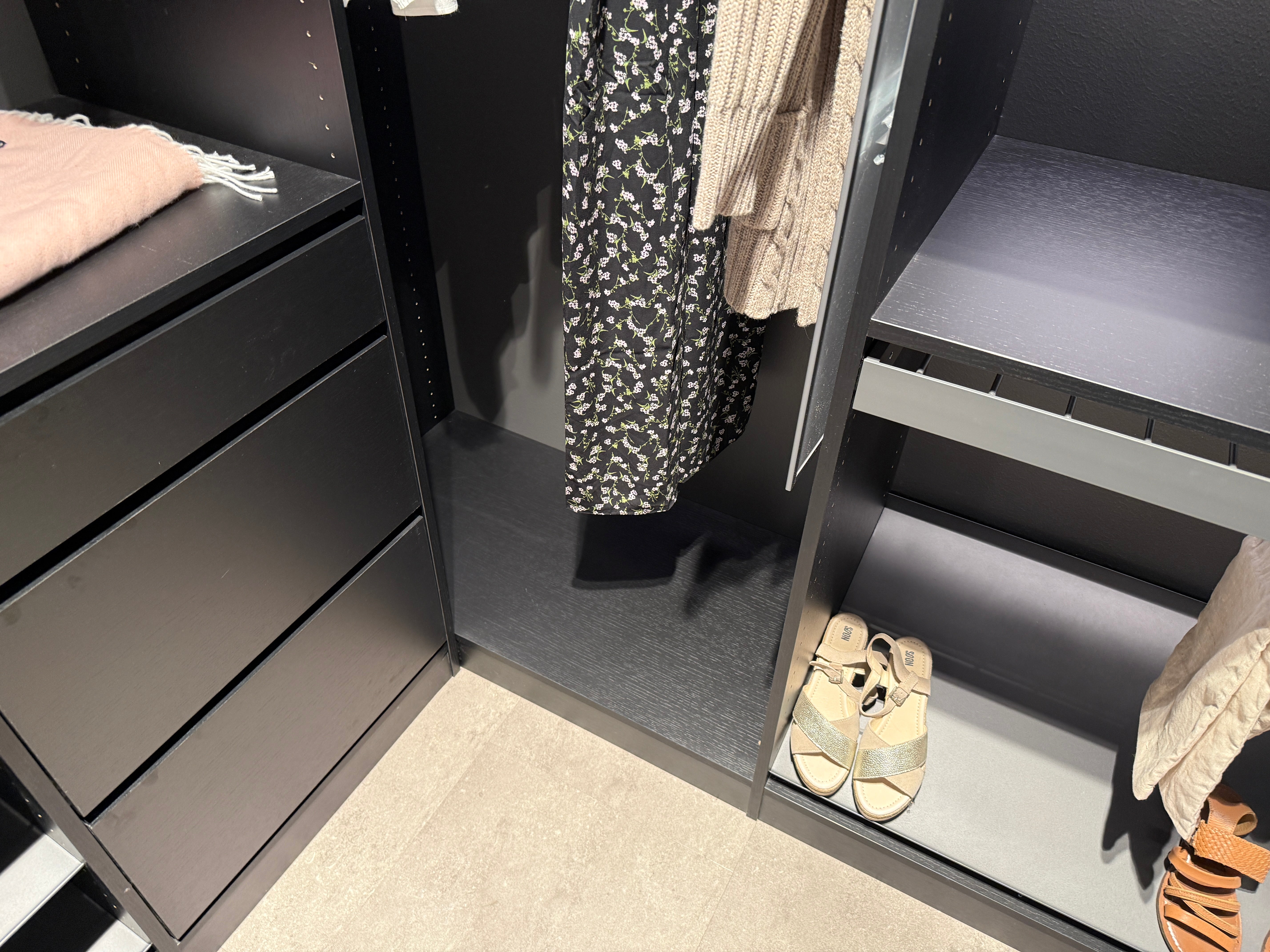 KVN2 - Kvik Garderobekast