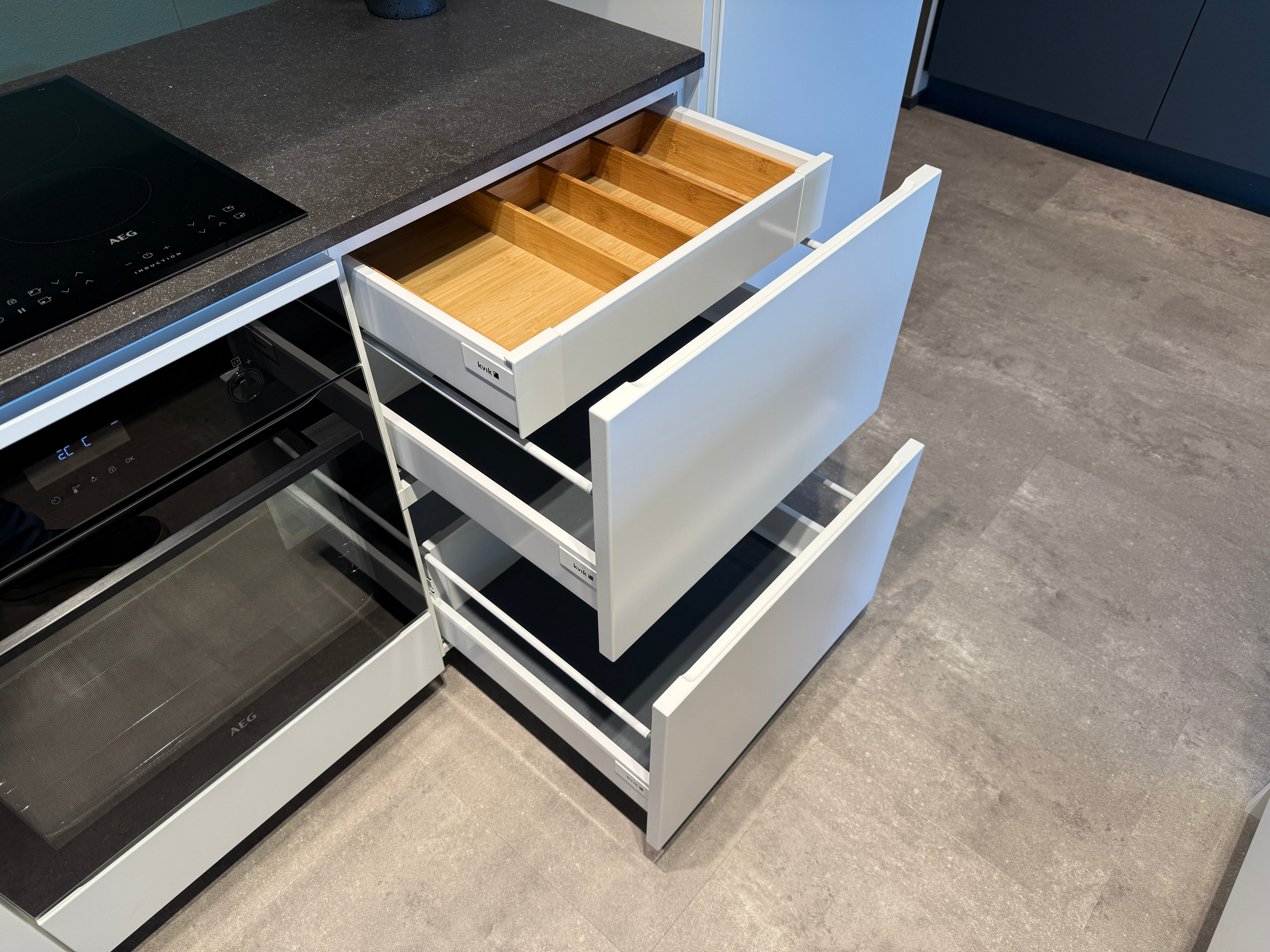 02776 - Mano white Kvik eilandkeuken