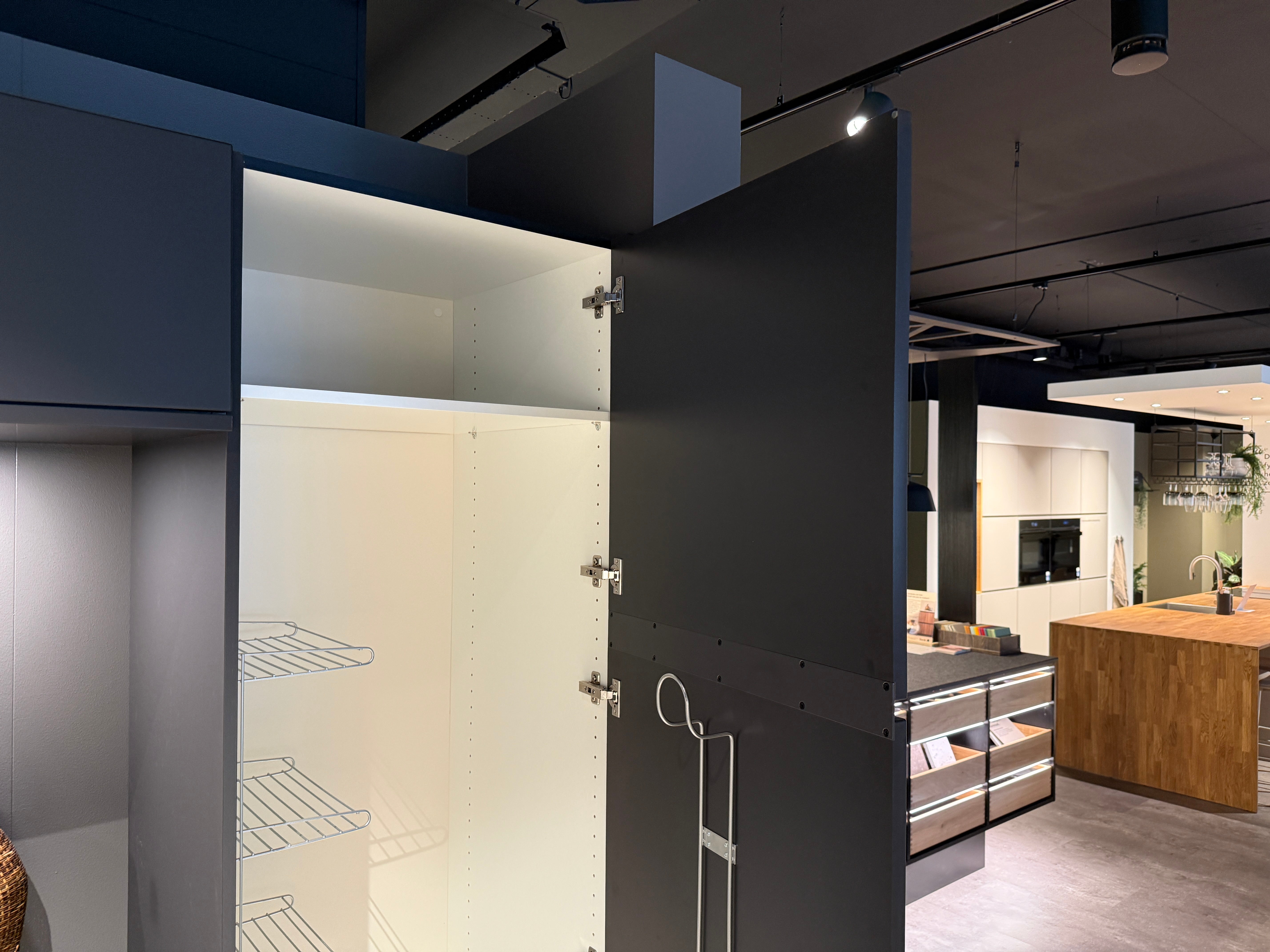 KVN3 - Kvik halmeubel