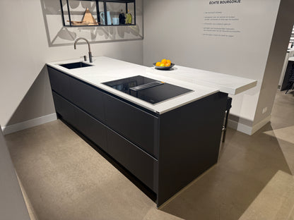 03060 - Donker eiken fineer eilandkeuken