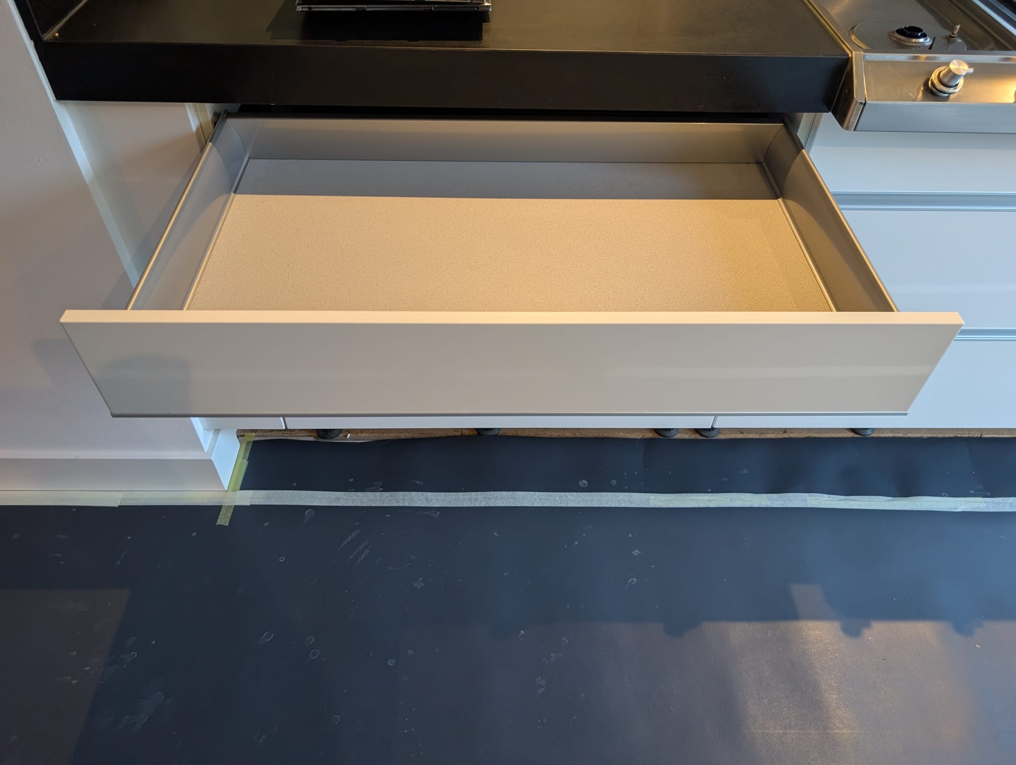 02850 - Witte parallel keuken