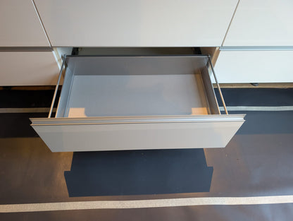 02850 - Witte parallel keuken