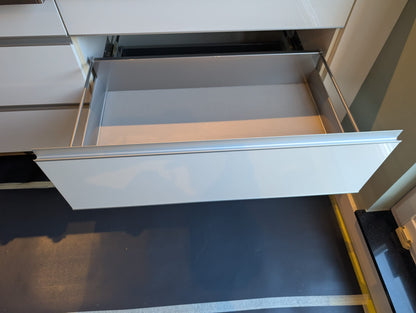 02850 - Witte parallel keuken