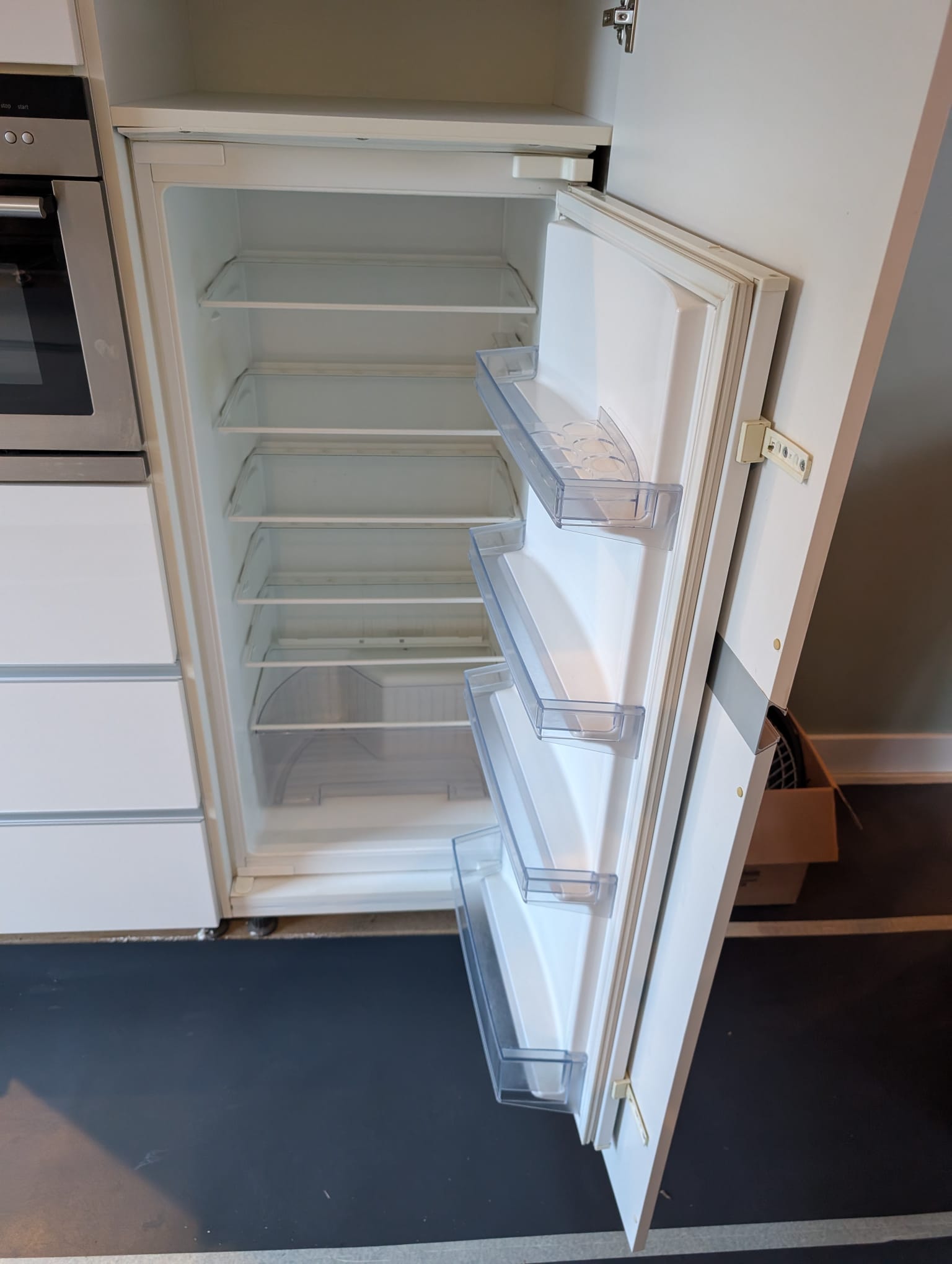 02850 - Witte parallel keuken