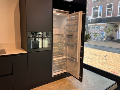 03371 - Mat zwarte schiereiland keuken