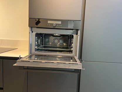 03371 - Mat zwarte schiereiland keuken