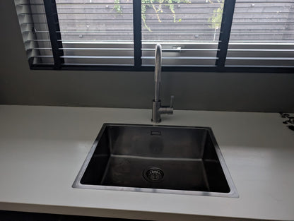 03124 - Grijze schiereiland keuken