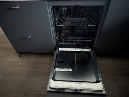 03124 - Grijze schiereiland keuken