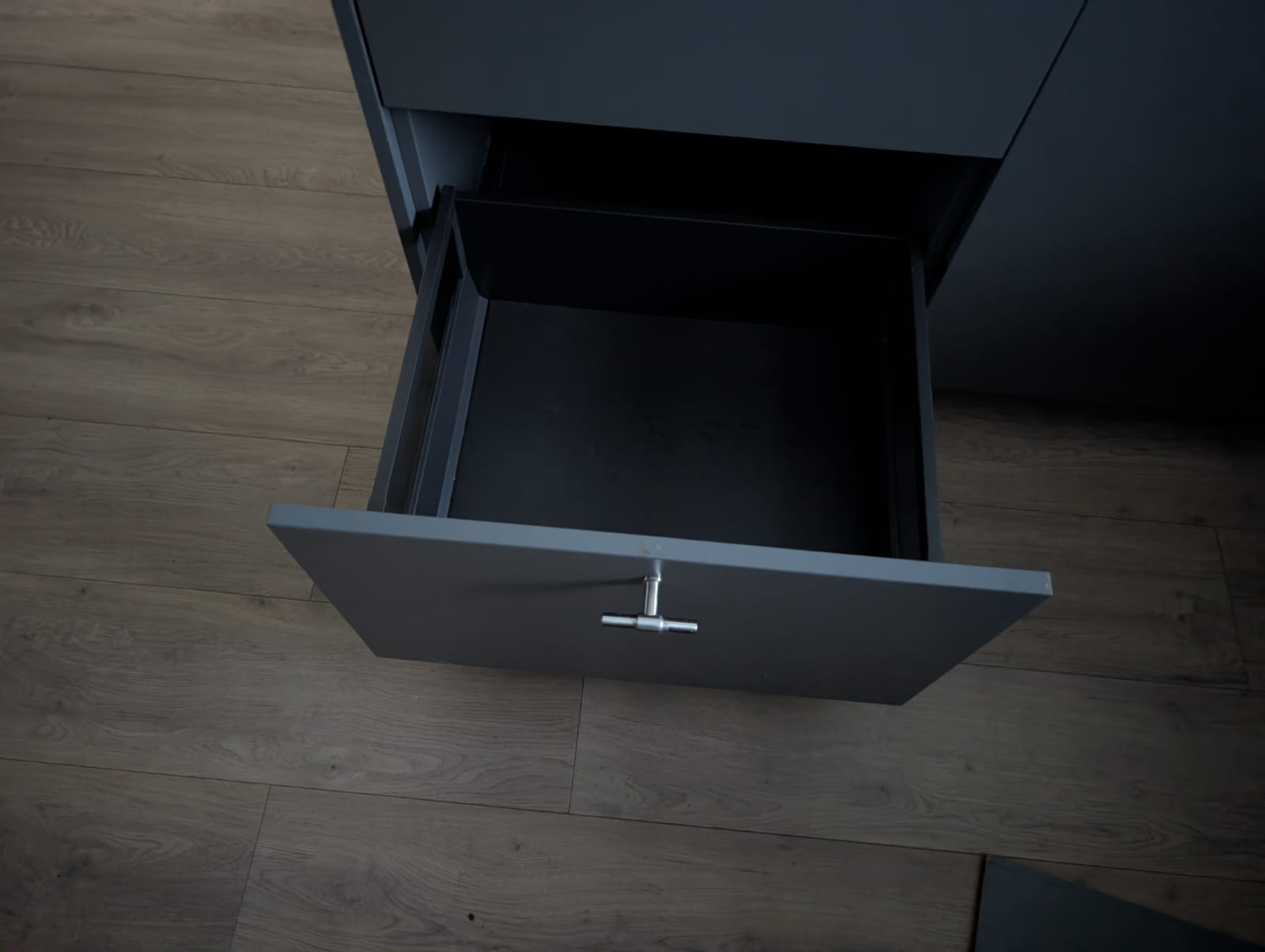 03124 - Grijze schiereiland keuken