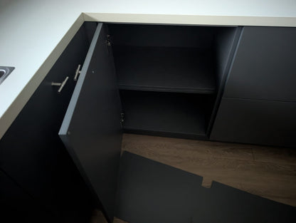 03124 - Grijze schiereiland keuken