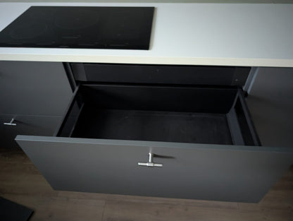 03124 - Grijze schiereiland keuken