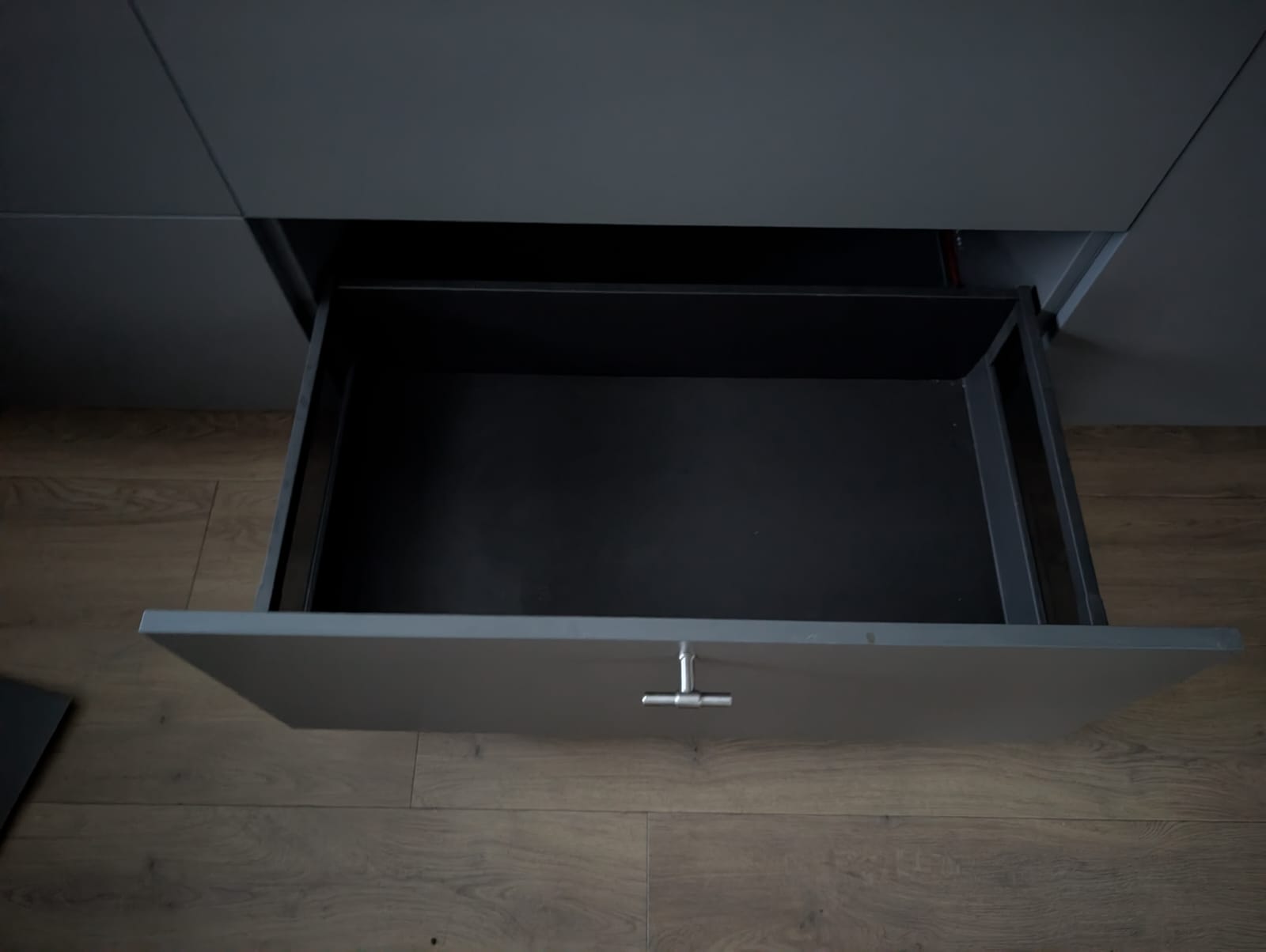 03124 - Grijze schiereiland keuken