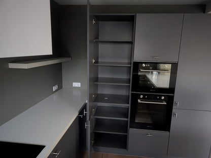 03124 - Grijze schiereiland keuken