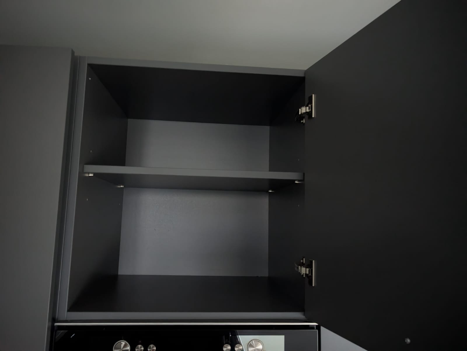 03124 - Grijze schiereiland keuken