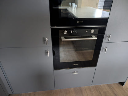 03124 - Grijze schiereiland keuken