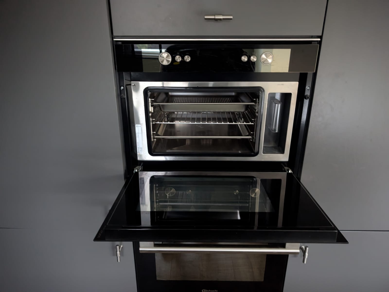 03124 - Grijze schiereiland keuken