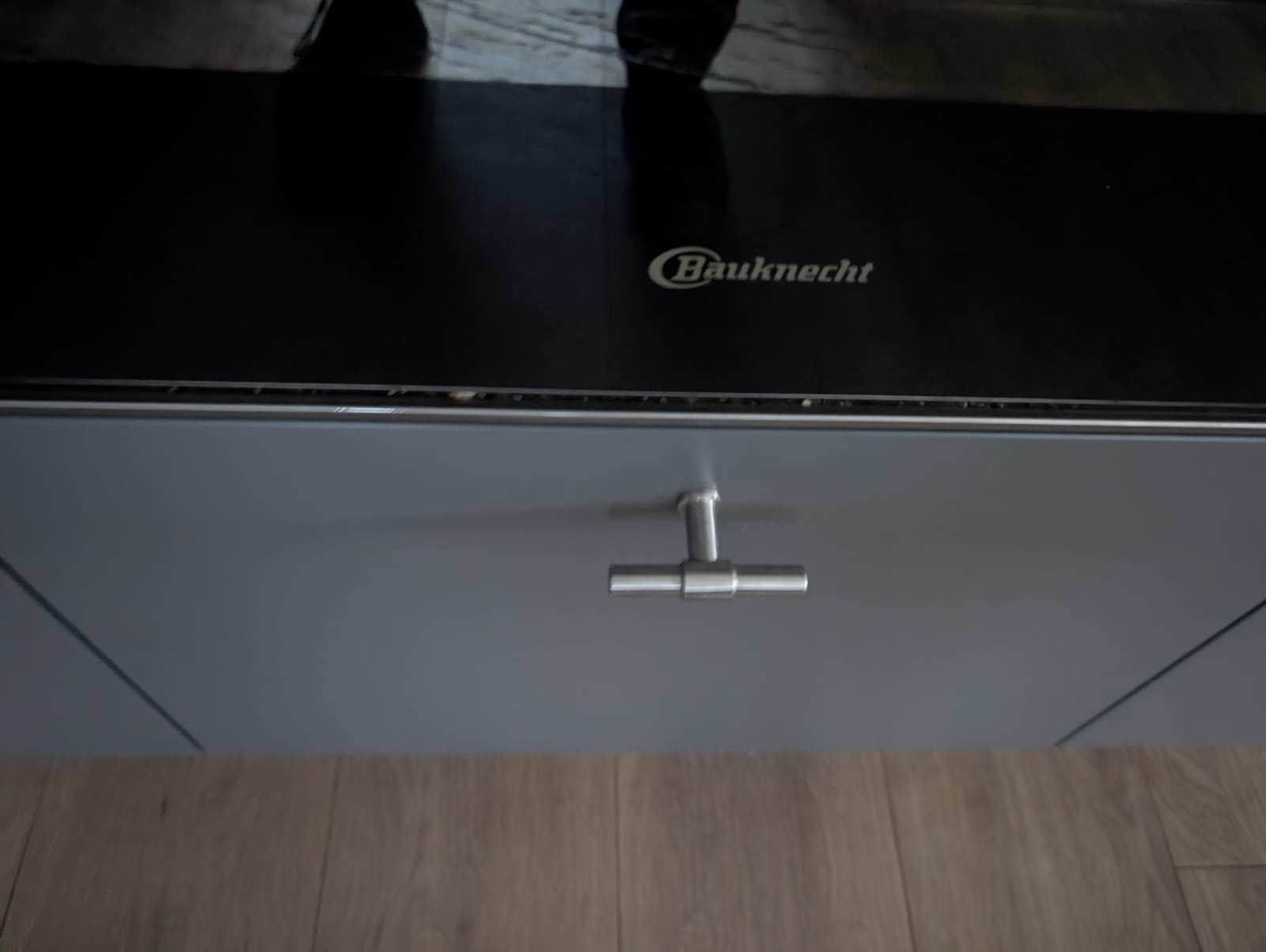 03124 - Grijze schiereiland keuken