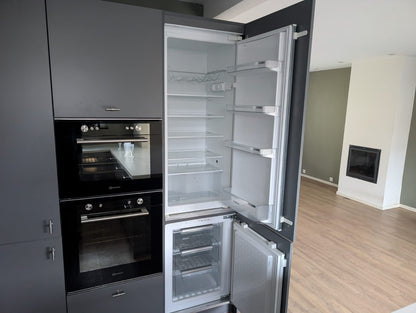 03124 - Grijze schiereiland keuken