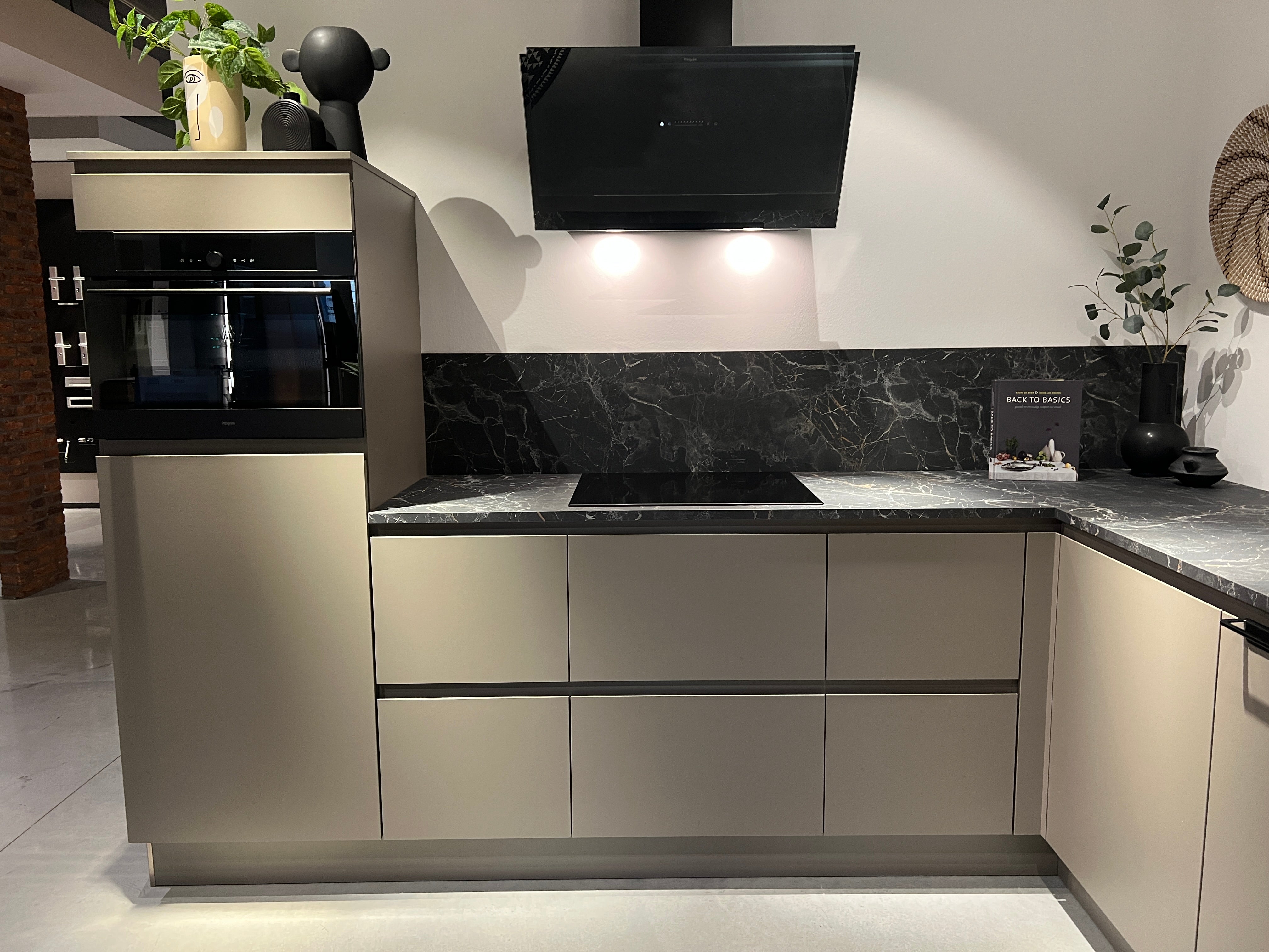 03385 - Pronorm agaatgrijze hoekkeuken