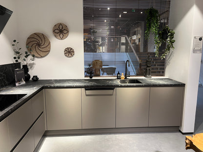 03385 - Pronorm agaatgrijze hoekkeuken