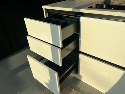 03391 - Moderne schiereiland keuken met bar