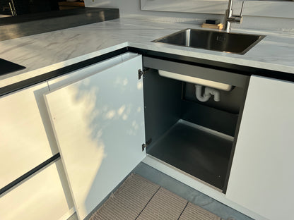 03391 - Moderne schiereiland keuken met bar